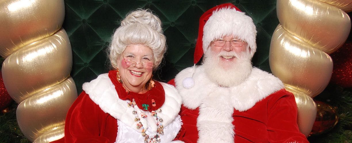 Mr. and Mrs. Claus photographed by eDI Imaging